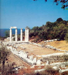 http://www.corsodireligione.it/digiland/Sanctuary%20of%20the%20Great%20Gods%20on%20Samothrace.jpg
